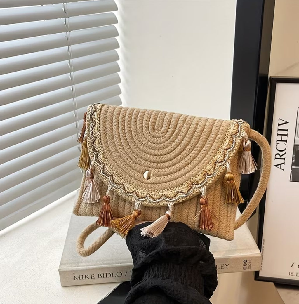 Woven straw bag