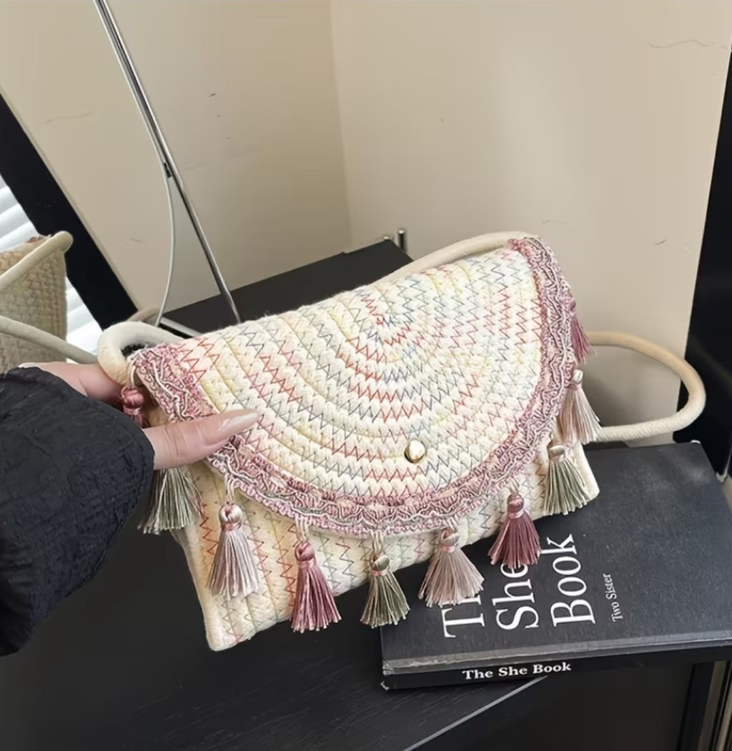 Woven straw bag