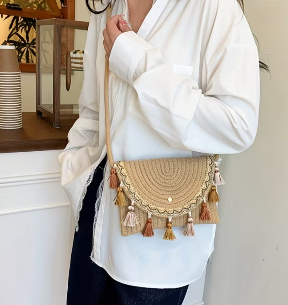 Woven straw bag
